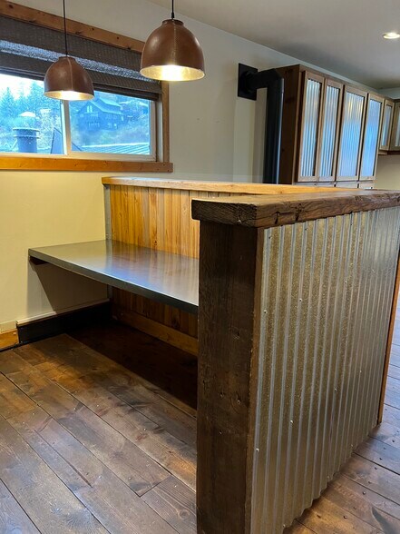 More Photos Of 10191 Donner Pass Rd, Truckee Freestanding For Lease