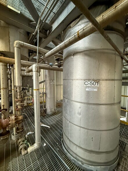 More Photos Of 5640 44th Ave S, Clinton Office For Sale