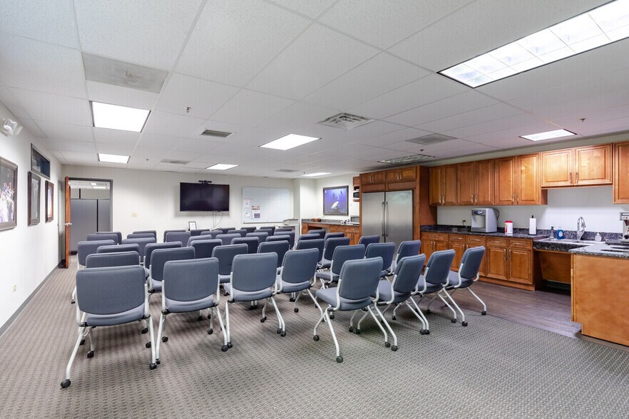 More Photos Of 1811 High Grove Ln, Naperville Office For Lease