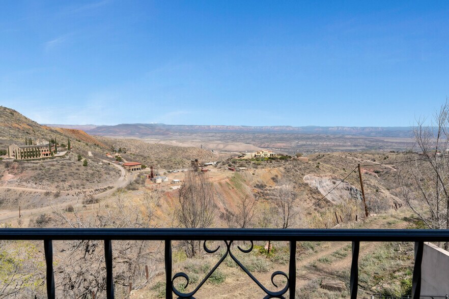 More Photos Of 222 First Ave, Jerome Multifamily For Sale