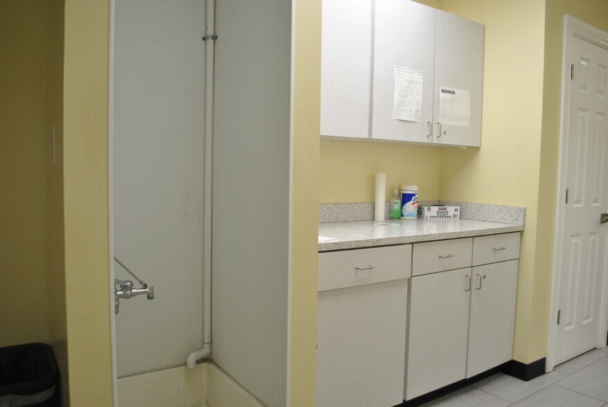 More Photos Of 3350 Cleveland Ave, Columbus Freestanding For Lease