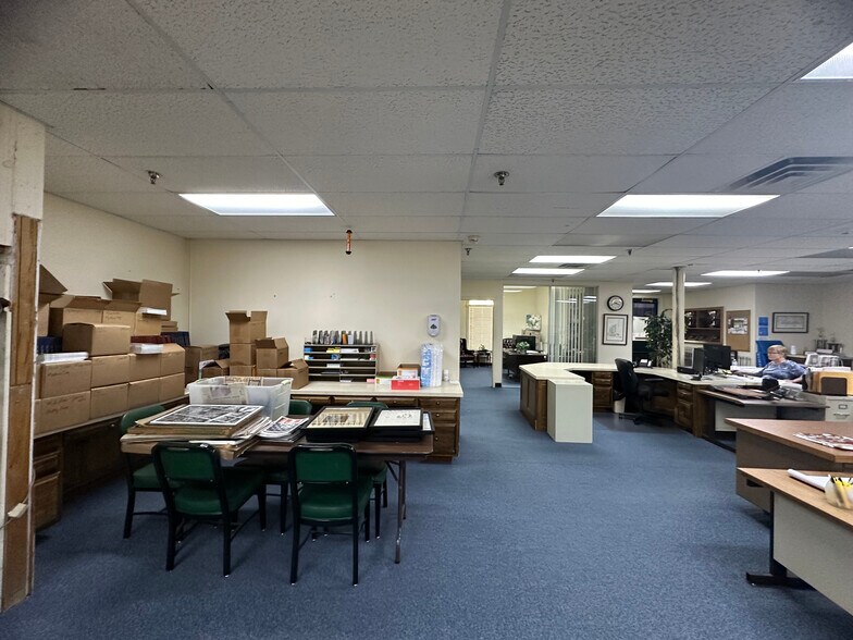 More Photos Of 25 N Main St, Moultrie Office For Sale