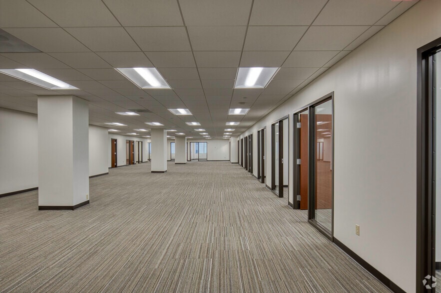 More Photos Of 501 E Kennedy Blvd, Tampa Office For Lease