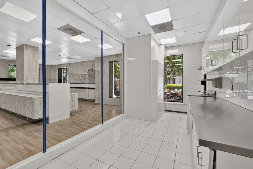 More Photos Of 900 N Taylor St, Arlington Continuing Care Retirement Community For Lease