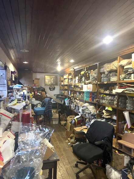 More Photos Of 5912 Mettler St, Los Angeles Manufacturing For Sale