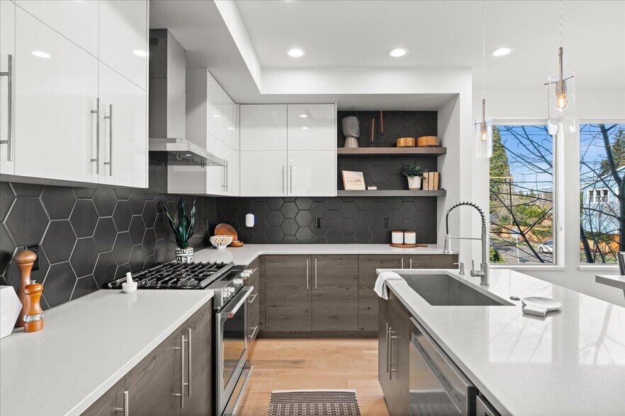 More Photos Of 8057 SE 19th Ave, Portland Apartments For Sale