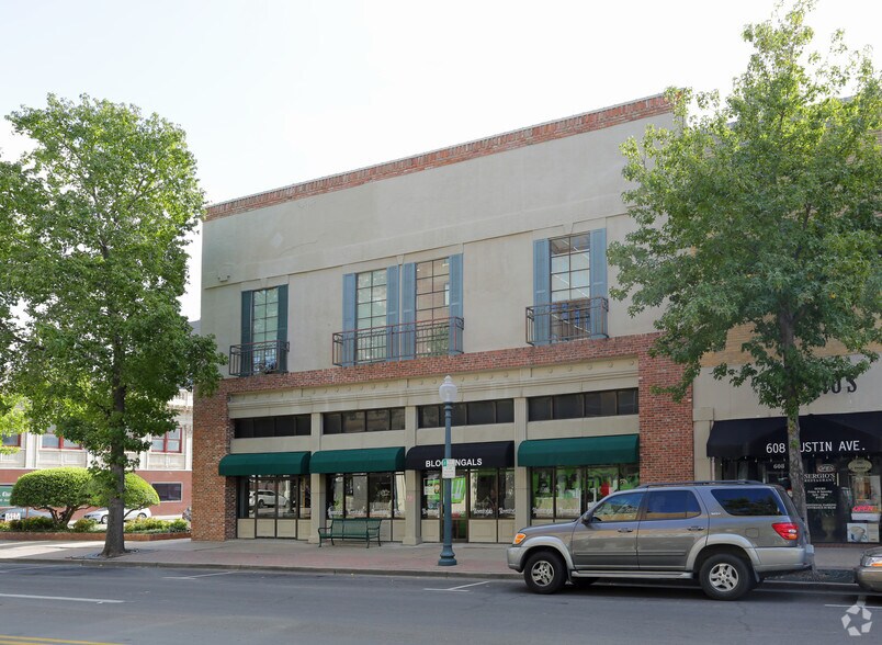 More Photos Of 600 Austin Ave, Waco Office For Lease