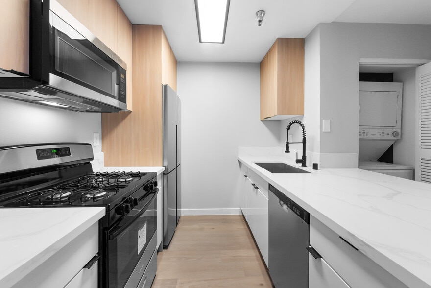 More Photos Of 1400 Venice Blvd, Venice Apartments For Sale