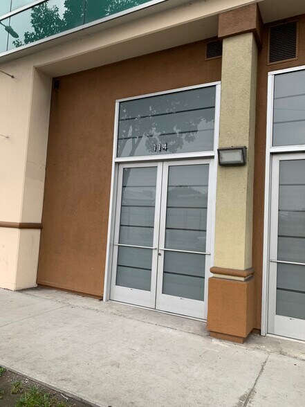 More Photos Of 1458 S San Pedro St, Los Angeles Freestanding For Sale