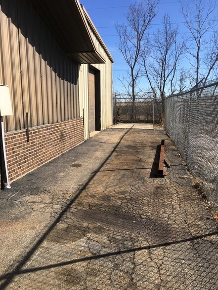 More Photos Of 1713 E Wilson St, Batavia Industrial For Lease