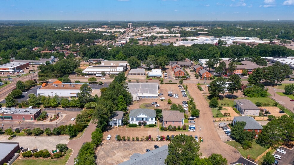 More Photos Of 407 Orchard Park, Ridgeland Office Residential For Sale