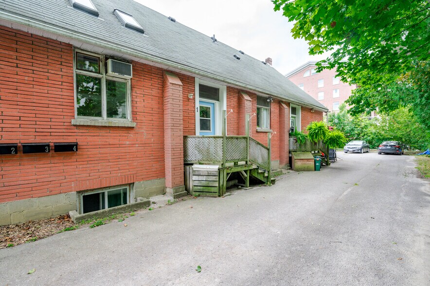 More Photos Of 131 King St E, Cobourg Multifamily For Sale