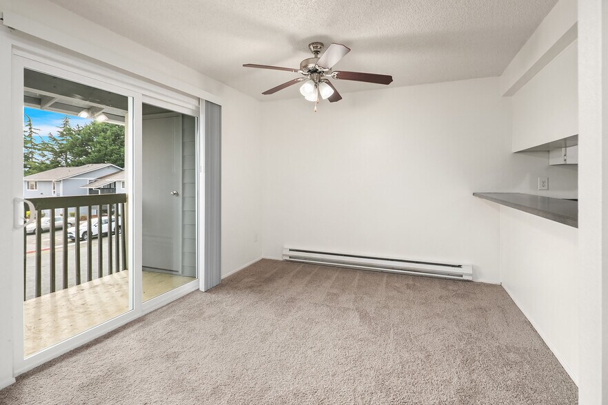 More Photos Of 23006 30th Ave S, Des Moines Apartments For Sale