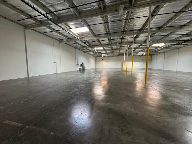 More Photos Of 16027 Carmenita Rd, Cerritos Warehouse For Lease