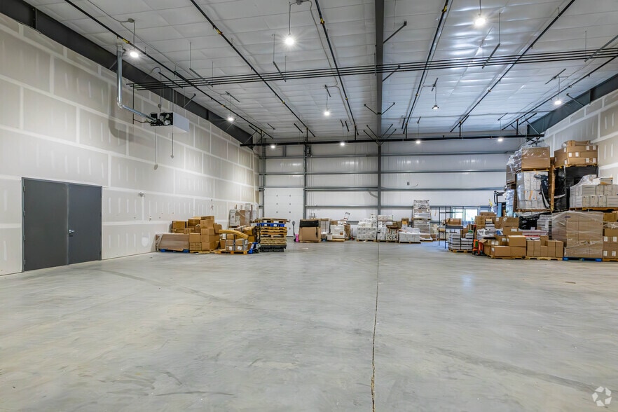 More Photos Of 1 Industrial Ct, Freehold Industrial For Lease