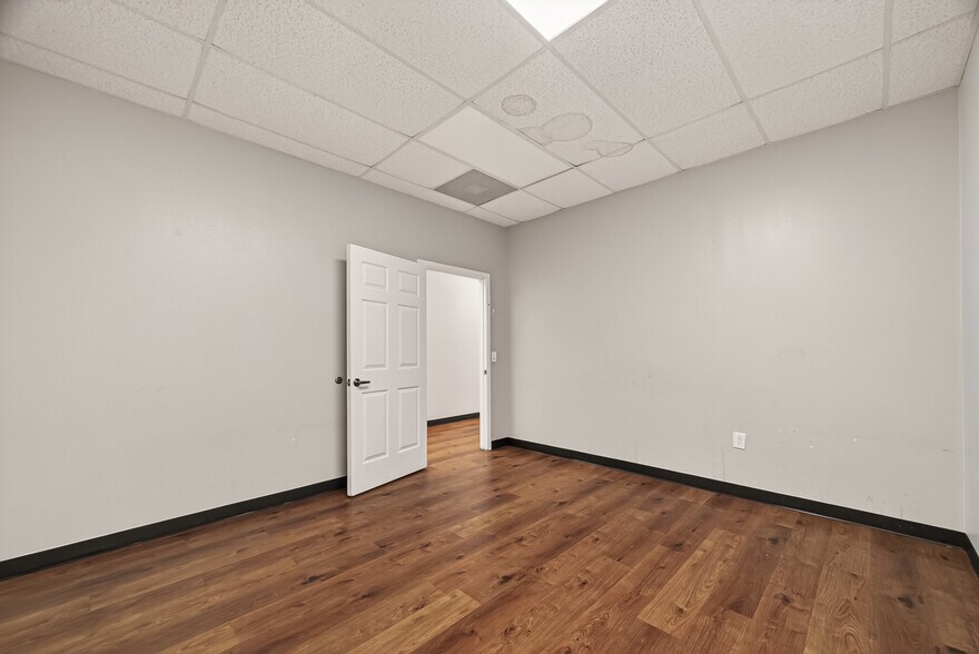 More Photos Of 2223 Dorrington St, Houston Medical For Lease