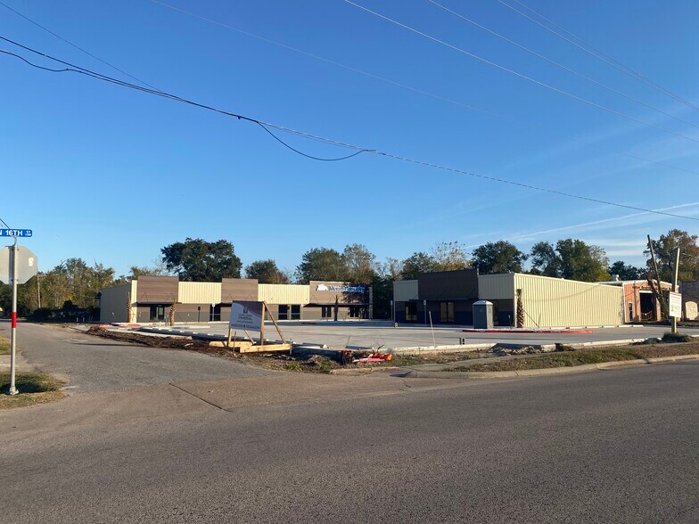 Primary Photo Of 1214 N 16th St, Orange Medical For Lease