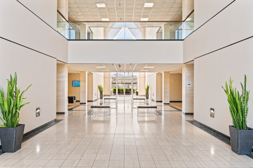 More Photos Of 12000 Richmond Ave, Houston Medical For Lease