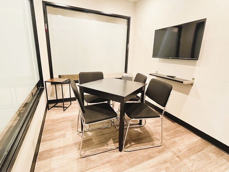 More Photos Of 615 W Harwood Rd, Hurst Medical For Sale