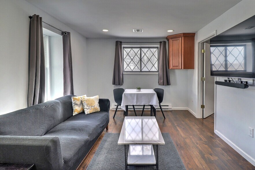 More Photos Of 3360 PA-940, Mount Pocono Specialty For Sale