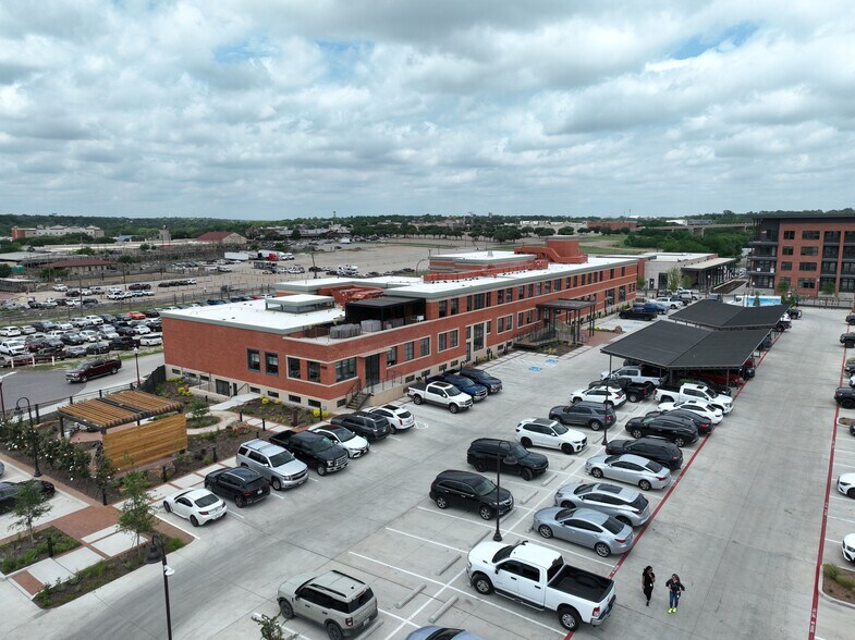More Photos Of 601 E Exchange Ave, Fort Worth Office For Lease