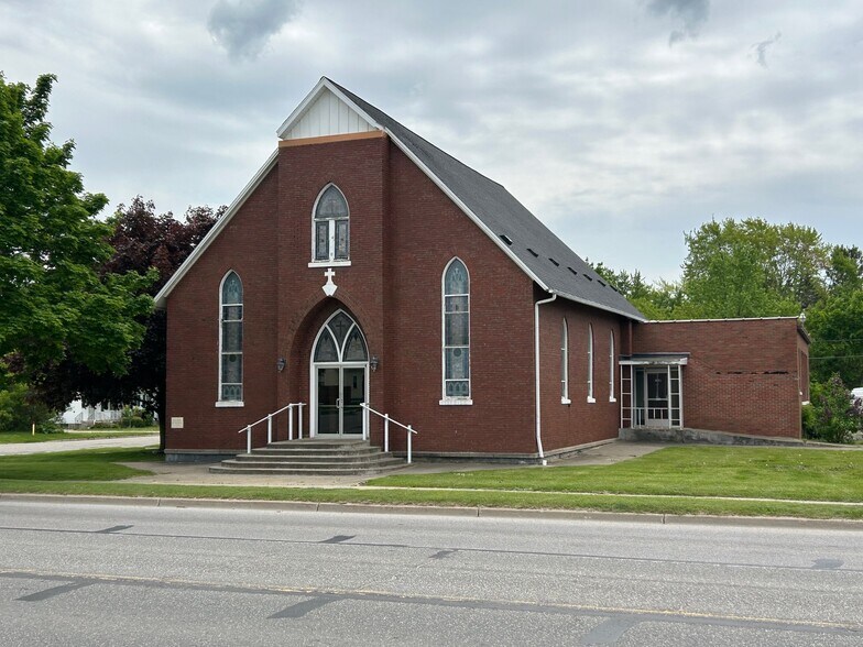 More Photos Of 201 W State St, Scottville Specialty For Lease