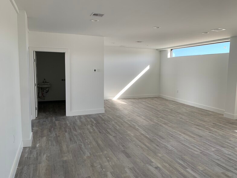 More Photos Of 18101 Cypress Rosehill Rd, Cypress Unknown For Lease