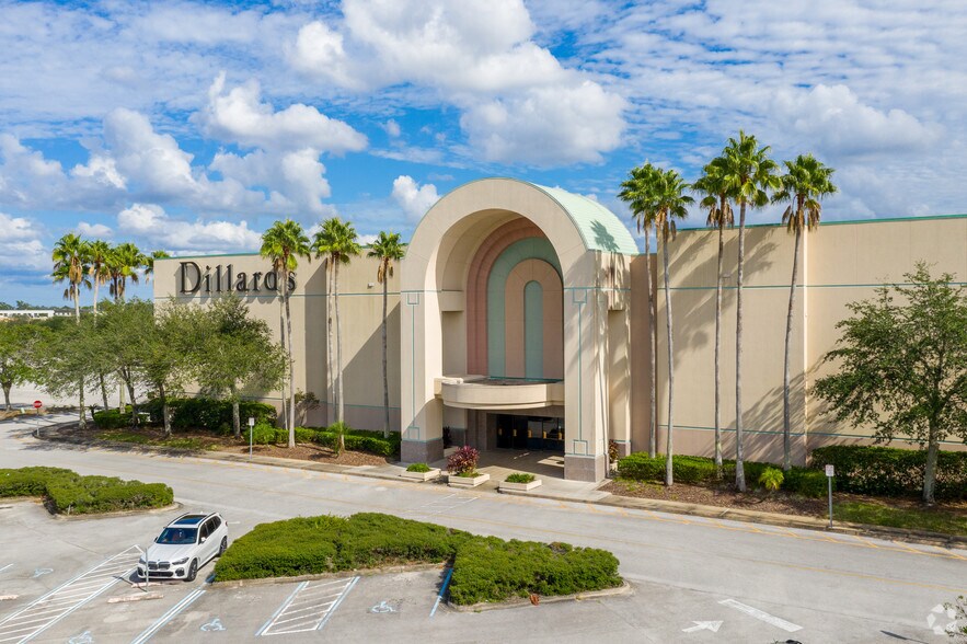 More Photos Of 10-550 Towne Center Cir, Sanford Unknown For Lease