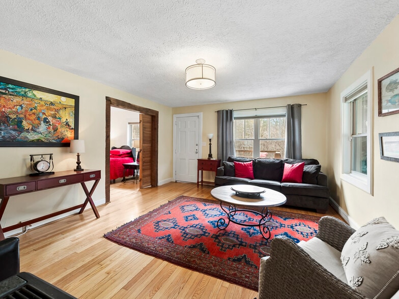 More Photos Of 58 Gunter Town Rd., Marshall Self Storage For Sale