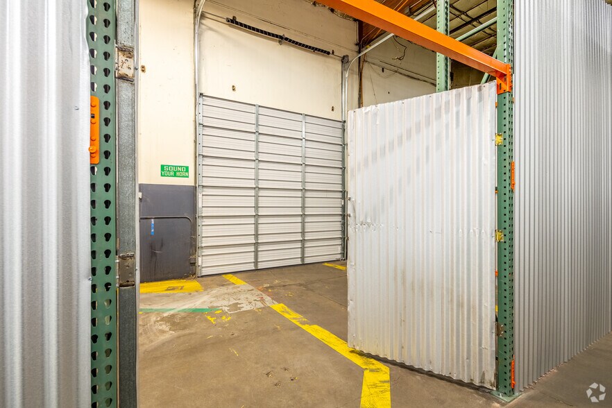 More Photos Of 6035 NE 92nd Dr, Portland Warehouse For Lease
