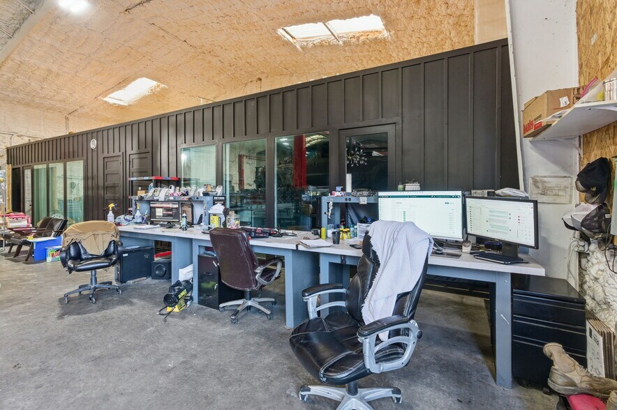 More Photos Of 20820 Fm-2854 Rd, Montgomery Auto Repair For Sale