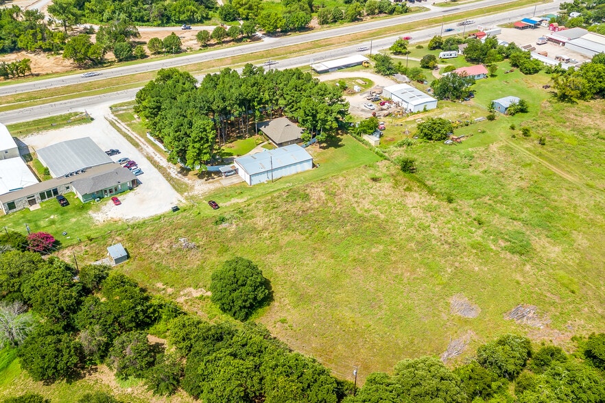 More Photos Of 3433 E Highway 199, Springtown Flex For Sale