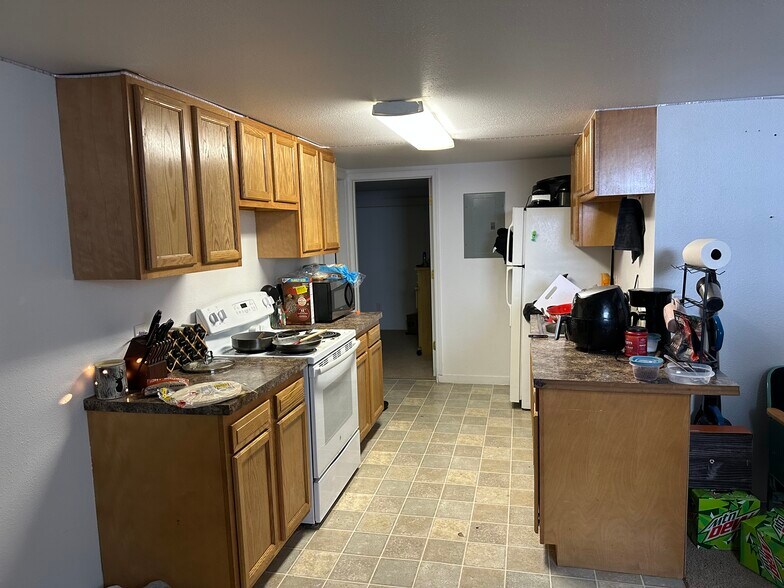 More Photos Of 313 Sheridan St, Plentywood Apartments For Sale