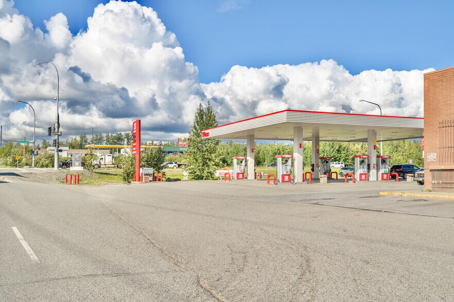 More Photos Of 7172 Parks hwy, Wasilla General Retail For Sale