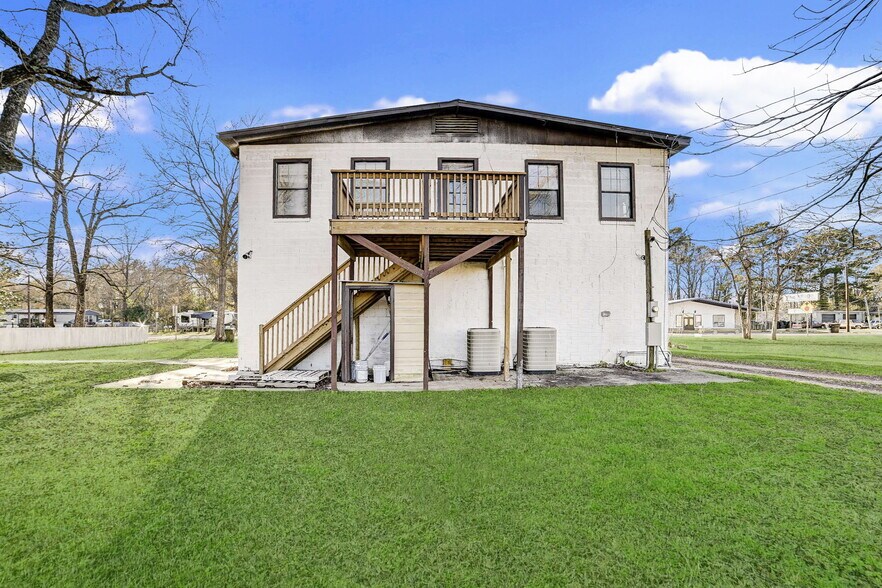 More Photos Of 411 S Kaufman St, Newton Lodge Meeting Hall For Sale