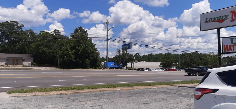 More Photos Of 950 Elbert St, Elberton Freestanding For Lease