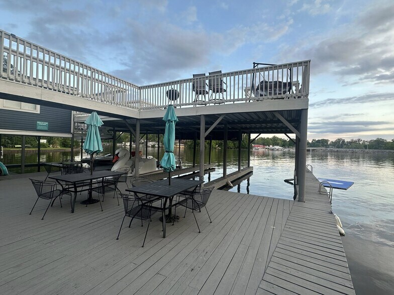 More Photos Of 5088 E Indiana Beach Rd, Monticello Hotel For Sale