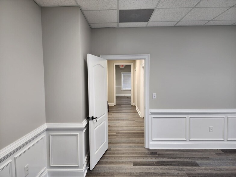 More Photos Of 485 S Perry St, Lawrenceville Coworking Space