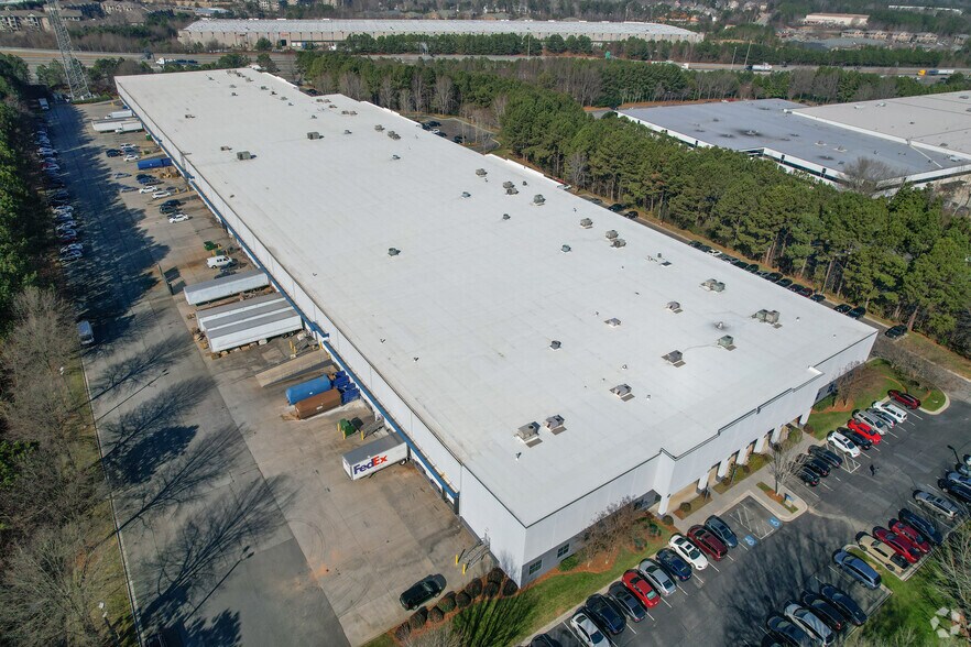 More Photos Of 1327 Northbrook Pky, Suwanee Warehouse For Lease
