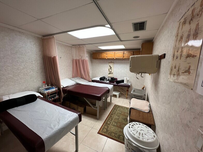 More Photos Of 2331 N State Road 7, Lauderhill Office For Lease