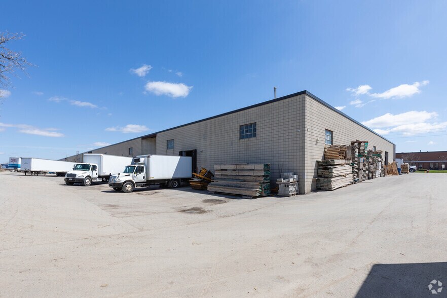 More Photos Of 7575 Kimbel St, Mississauga Warehouse For Lease