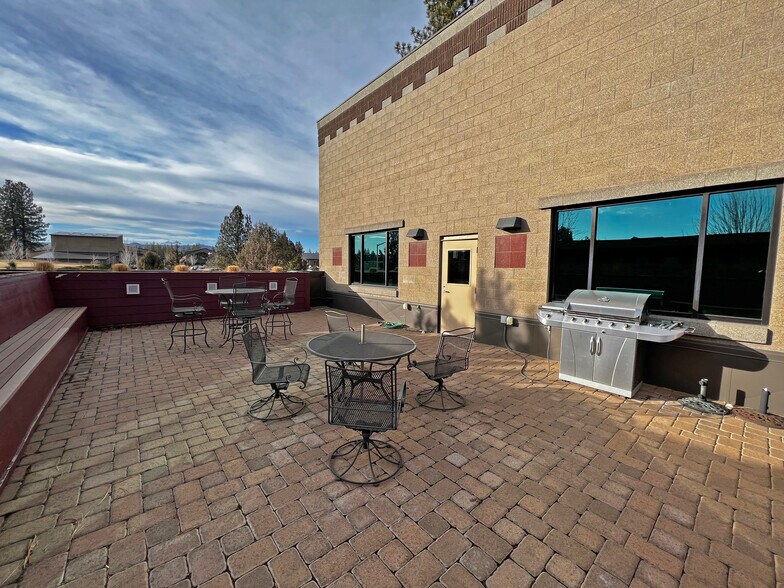 More Photos Of 2796 NW Clearwater Dr, Bend Office For Lease