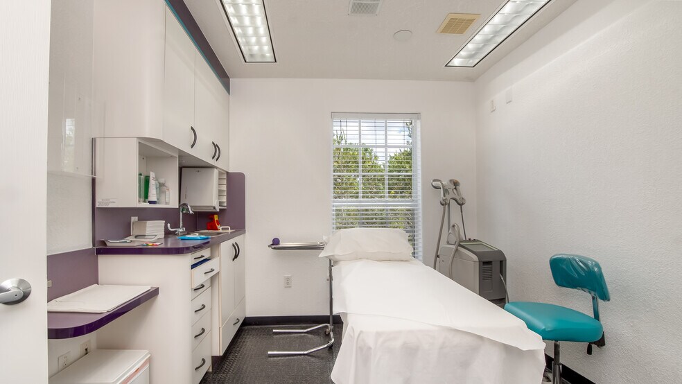 More Photos Of 7777 N University Dr, Tamarac Medical For Sale