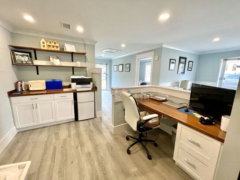 More Photos Of 201-203 Lumberton Ave, Carolina Beach Freestanding For Lease