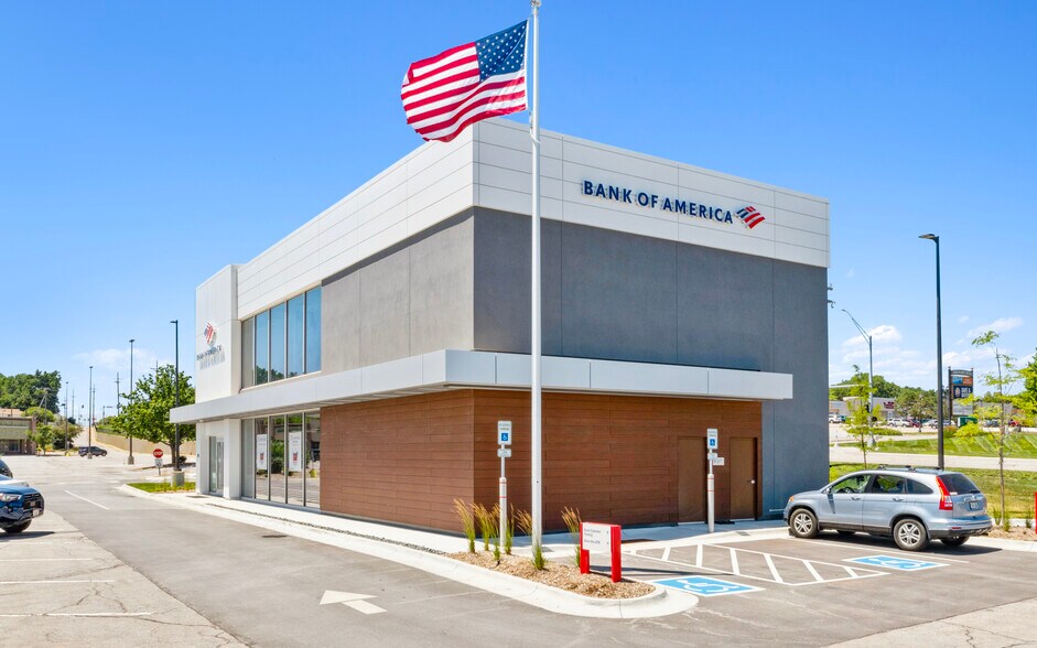 More Photos Of Bank of America, Omaha Bank For Sale