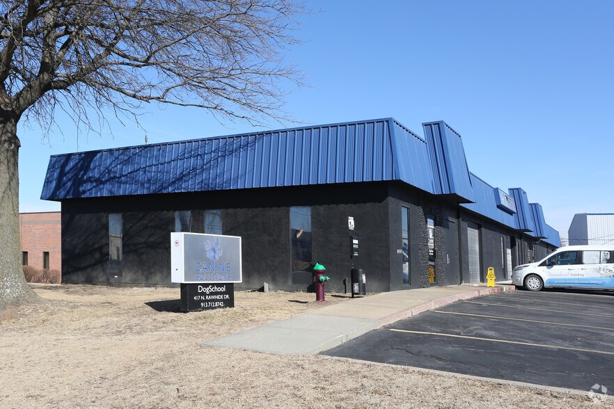 More Photos Of 417 N Rawhide Dr, Olathe Flex For Sale