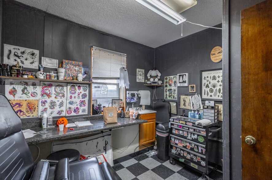 More Photos Of 605 Cherokee Blvd, Chattanooga Storefront Retail Residential For Sale