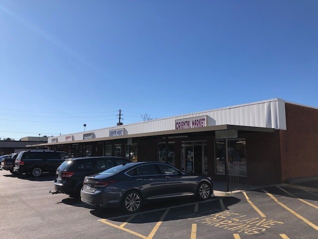 More Photos Of 211 Western Blvd, Jacksonville Storefront Retail Office For Sale