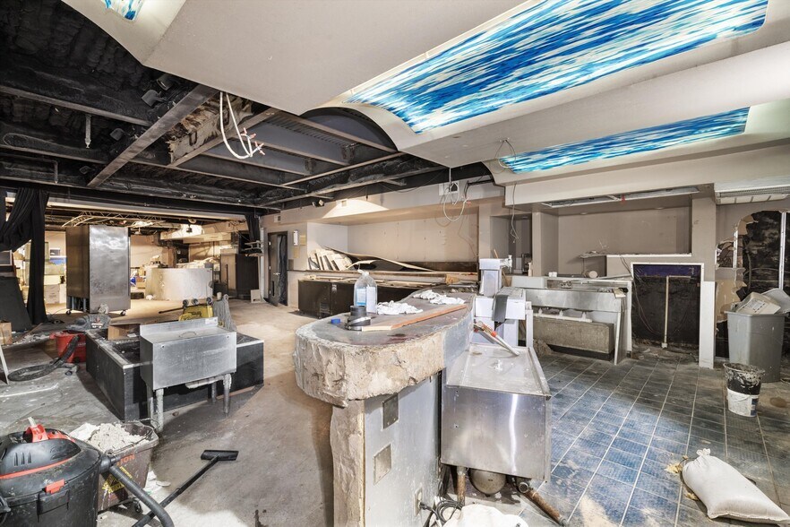 More Photos Of 16-20 Market Sq, Knoxville Apartments For Sale