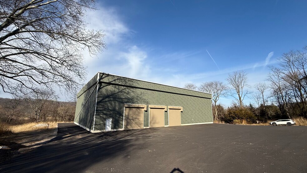 More Photos Of 2651 PA-412, Coopersburg Warehouse For Lease